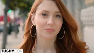 Arietta Adams a vörös kurva fiatal