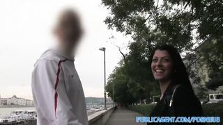 Magyar amatőr fiatal gádzsi pénzért kamatyol