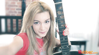Sonya Sweet feneke meghágva