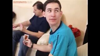 Zsuzsit a roma fiatal gádzsit partiba nyomják