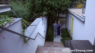 Fater lerendezi a fiatal macát