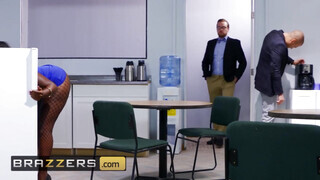 Brazzers - Osa Lovely a örömlány barna milf