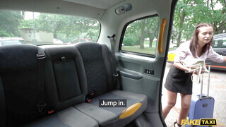 Fake Taxi - Gina Ferocious a fullos csöcsös fiatal