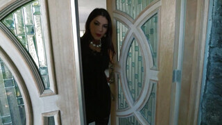 Its POV - Valentina Nappi a szőrös nunis fiatal