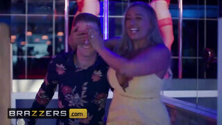 Brazzers - Blanche Bradburry imádja a hatalmas dákót