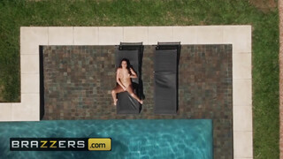 BRAZZERS - Jolee Love a gigászi keblű tinédzser gádzsi