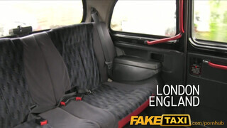 FakeTaxi - műcsöcsös gádzsi szeret herét nyalni