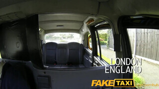 FakeTaxi - óriási popós nőci szeretkezni akar