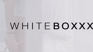 WhiteBoxxx - Nelly Kent a gigantikus didkós román gádzsi