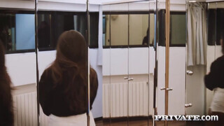 Private com - a főnöknek elégg termetes fasza van