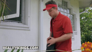 Reality Kings - kivarrott mami és egy tinédzser kukac esete