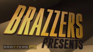 Brazzers - Cherie Deville fiatal manussal kupakol