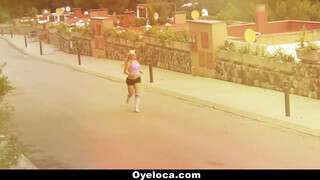 OyeLoca - Blondie Fesser a méretes kannás latin