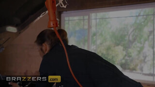 Brazzers - Maddy May és Alexis Fawx édeshármasban kettyintenek