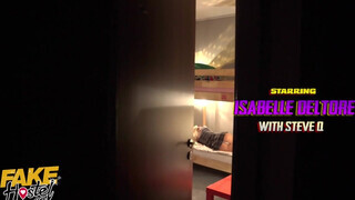 Isabelle Deltore a fullos ausztrál milf - Fake Hostel