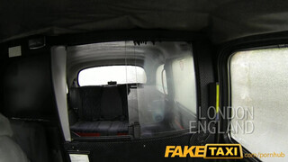 FakeTaxi - Csöcsös anyuci megkettyintve