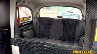 Fake Taxi - Jennifer Amilton a csábító szöszi