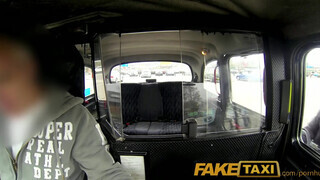 FakeTaxi - Kiki Minaj a csöcsös fekete maca