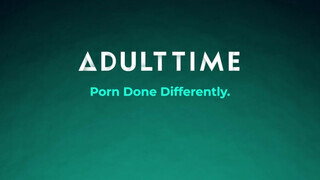ADULT TIME - Amalia Davis keményen popsiba rakva
