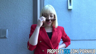 PropertySex - piros blézer és szőrös cuni