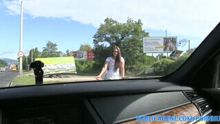 PublicAgent - Vanessa a csábos stoppos pipi