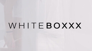 WhiteBoxxx - csábos világos szőke maca reggel akar szexelni