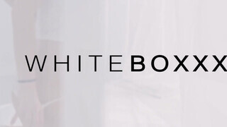WhiteBoxxx - kicsmellű nőci keményen megkúrelva