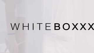 WHITEBOXXX - cuki vörös gádzsi beleül a gigantikus faszba
