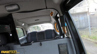 Fake Taxi - Lily Adams a gyönyörű milf
