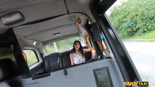 Fake Taxi - Izgató spanyol csajt kúr a taxis