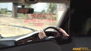 Fake Taxi - Zsenge bige a hátsó ülésen