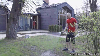 Casual Szex - rojtos pinájú fiatal csajszi