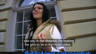 PublicAgent - Rebecca pénzért hancúrozik