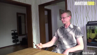 REIFESWINGER - Német milf zsenge pasassal közösül