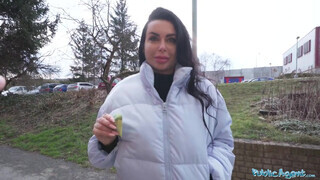 Public Agent - Arish a hatalmas cickós ukrán milf