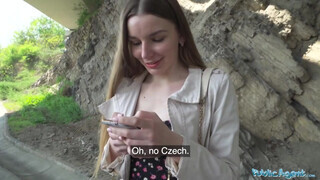 Public Agent - Arina Shy a félénk zsenge bige
