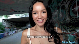 Public Agent - Asia Vargas a csábító ázsiai maca