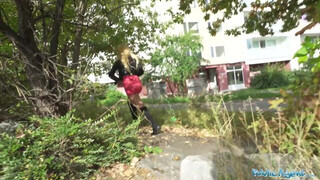 Public Agent - Anna Khara pénzért egy jót kamatyol