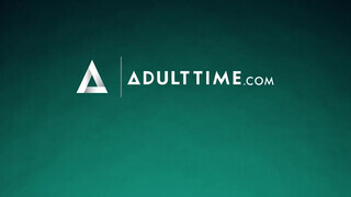 21 SEXTREME - Daphne Klyde a cuki fiatal maca