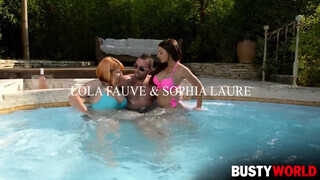 Lola Fauve és Sophia Laure édeshármasban basznak