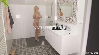 Nathaly Cherie picsája és segge is megkettyintve