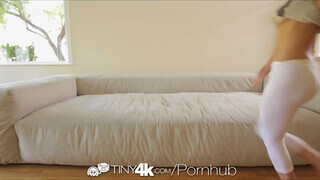 4K Tiny4K - Dillion Harper a cuki fiatal maca