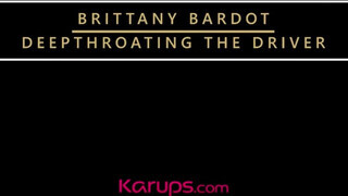 Karups - Brittany Bardot a fullos világos szőke milf