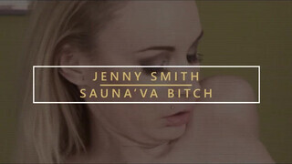 Jenny Smith a világos szőke gigantikus mellű milf lovagol a faszon