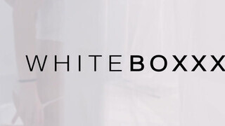WHITEBOXXX - Fiatal pipi játszik a puncijával