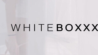 WHITEBOXXX - Liya Silver a dögös csöcsös csaj