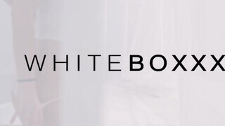 WHITEBOXXX - Francys Belle a méretes csöcsű pipi