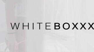 WHITEBOXXX - Chloe Lamour a óriási keblű milf