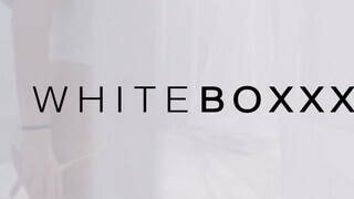 WhiteBoxxx - Darcia Lee a hatalmas didkós magyar cigó pipi
