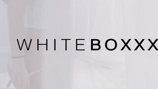 WhiteBoxxx - Nicole Love gyengéd kupakolása